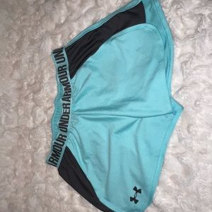 Women underarmour running athletic shorts